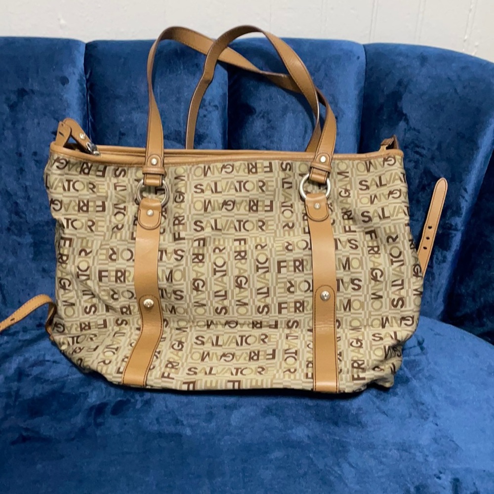 Ferragamo logo tote